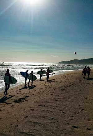 Surf in Castelldefels beach alquiler coche aeropuerto Barcelona, La playa de Castelldefels