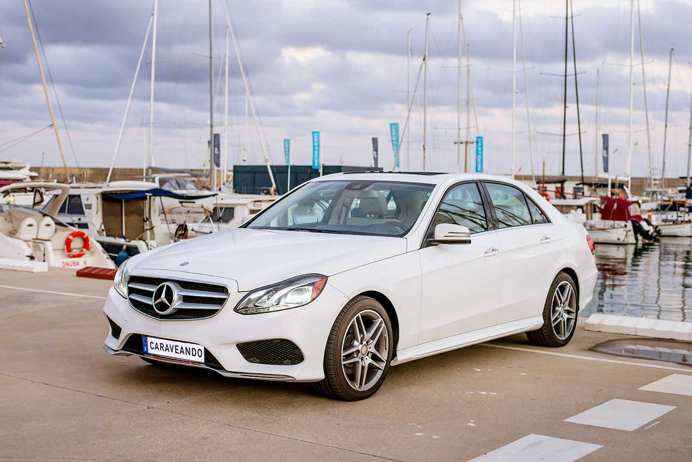 E350 AMG Blanco, Alquiler de coches de lujo en Barcelona