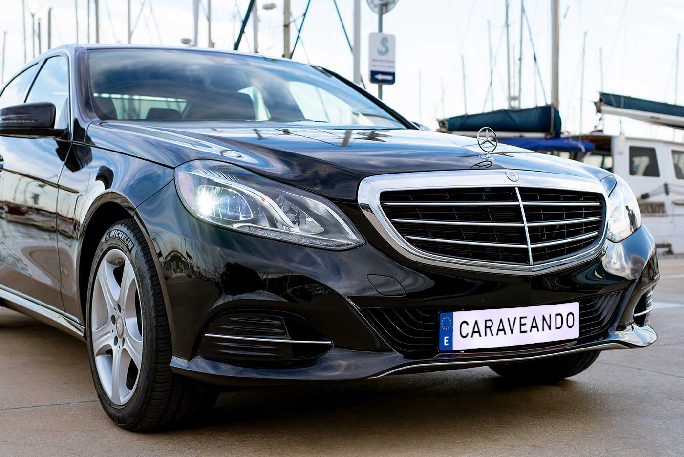 E350 CGI negro, Alquiler de coches de lujo en Barcelona